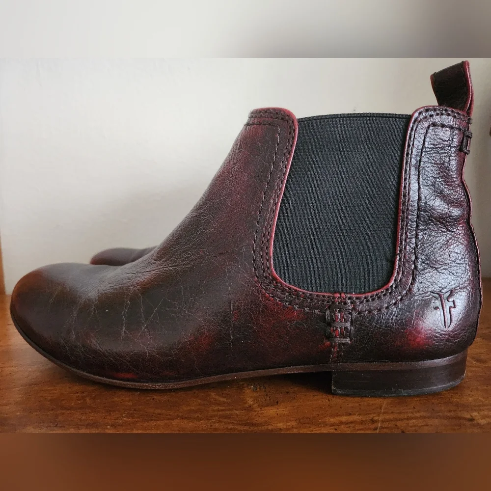 Frye Jillian Chelsea Leather Ankle Booties Size 6M